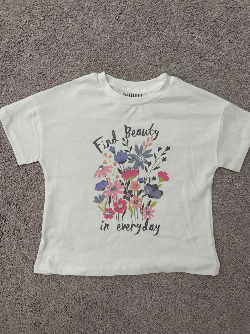 Nutmeg White Floral 'Find Beauty' Kids Set with Purple Heart Print Pants